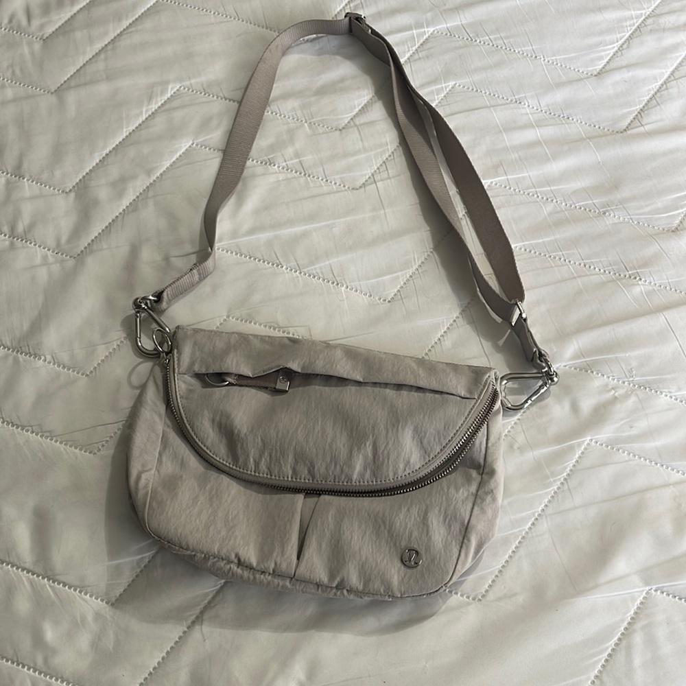 Lululemon All Night Festival Bag